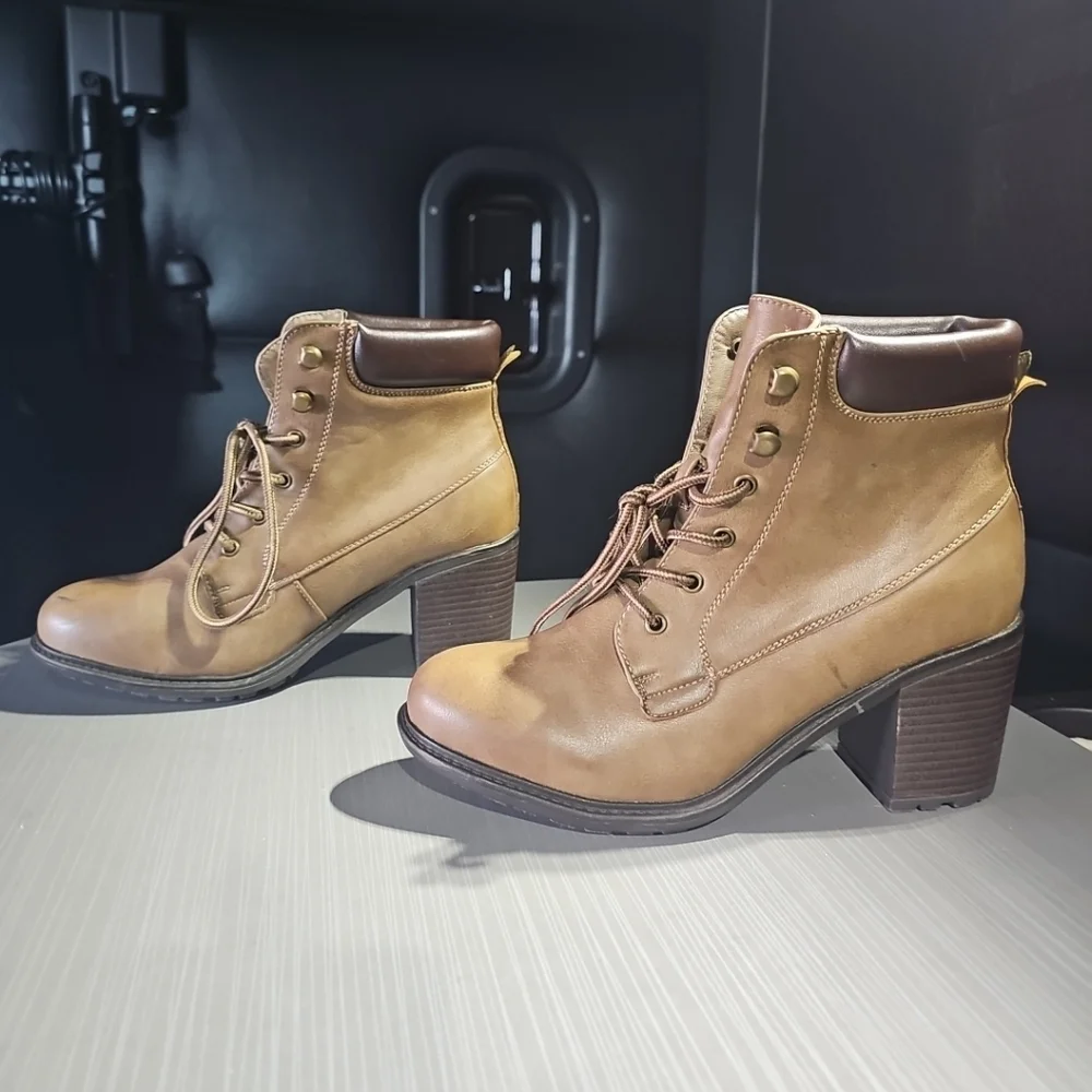 Via Pinky Kayla Khaki Women's Lace-Up Ankle Boots Size 8.5 Excellent Pre-Owned